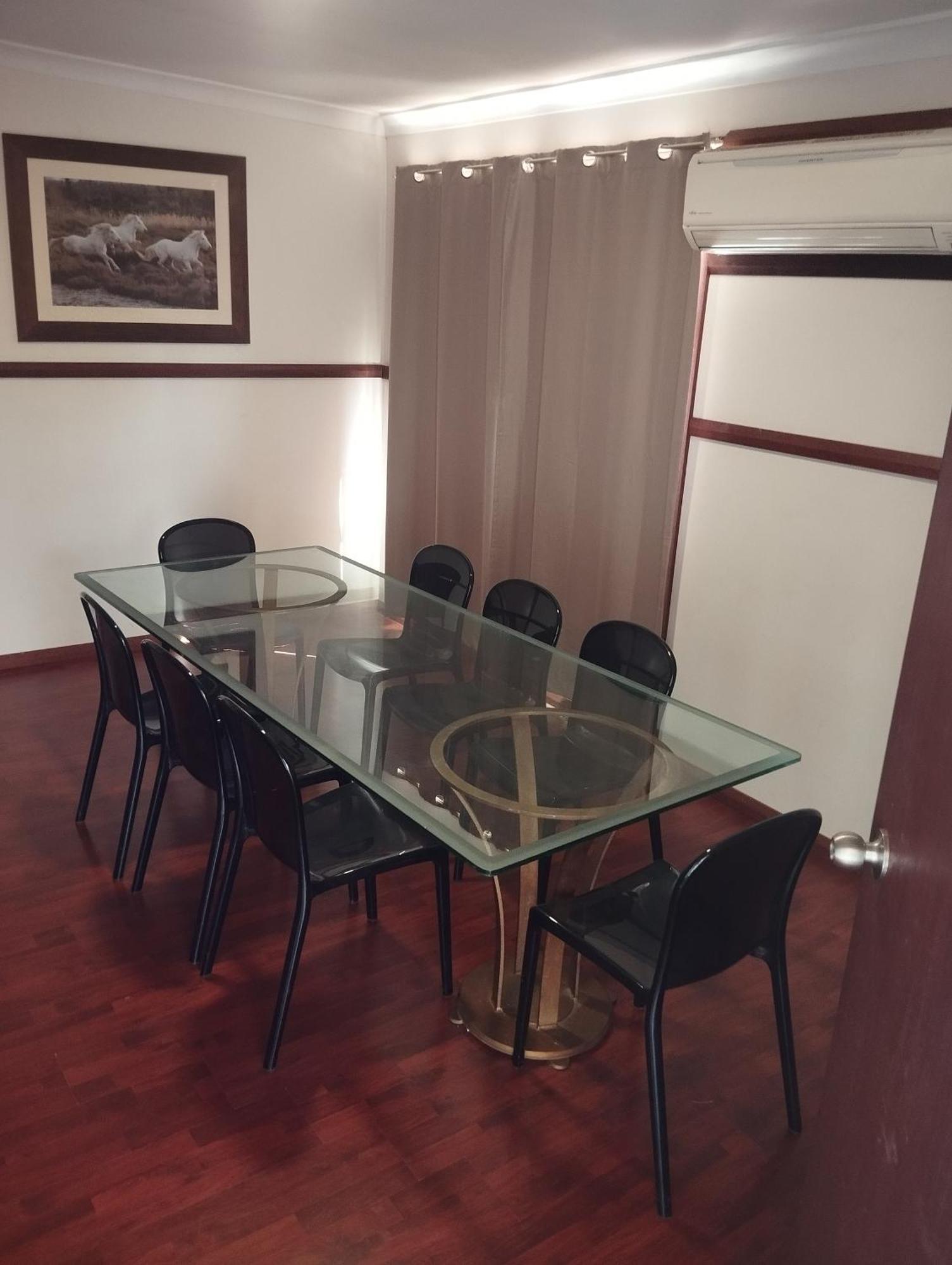 דובו Across Country Motor Inn מראה חיצוני תמונה