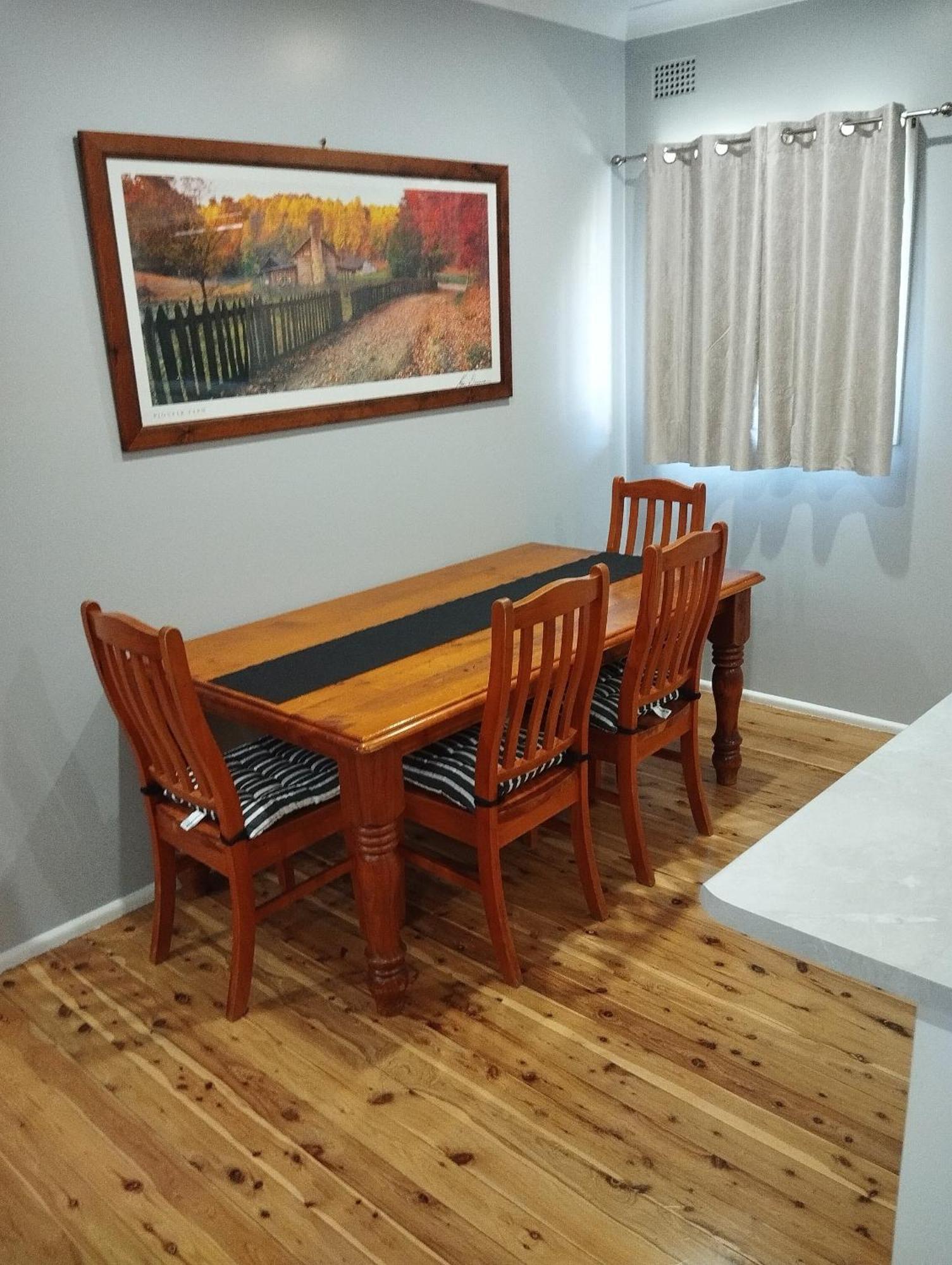 דובו Across Country Motor Inn מראה חיצוני תמונה